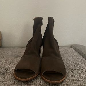 UGG Ankle shoes